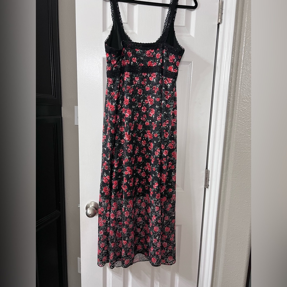 Almost Famous Black and Red Floral Dress XL - Picture 6 of 7